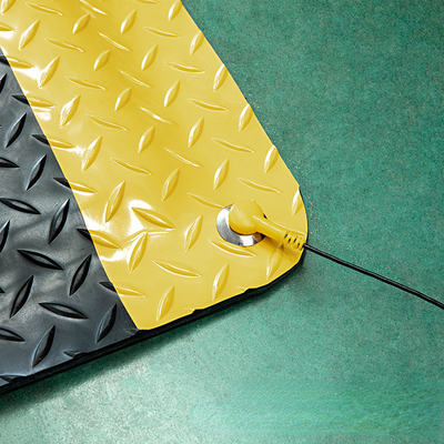 3 ชั้นพื้นสีดำและสีเหลือง ESD Anti Fatigue Mat Professional