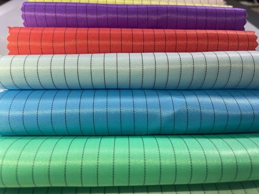 โพลีเอสเตอร์ 100% ผ้านำไฟฟ้าสถิตย์ป้องกันไฟฟ้าสถิตย์ Esd Poly Twill Grid ผ้าสำหรับเครื่องแบบ