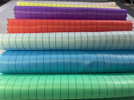 โพลีเอสเตอร์ 100% ผ้านำไฟฟ้าสถิตย์ป้องกันไฟฟ้าสถิตย์ Esd Poly Twill Grid ผ้าสำหรับเครื่องแบบ