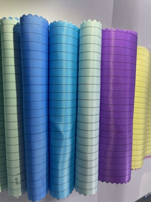 110gsm 5mm Stripe Design ป้องกันไฟฟ้าสถิตย์ ESD ผ้าทอป้องกันไฟฟ้าสถิตย์สำหรับการทำเสื้อผ้าอุตสาหกรรม