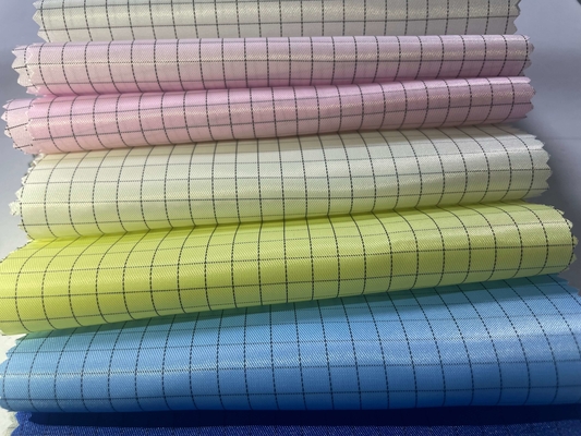 การปรับแต่งที่ทนทานป้องกันไฟฟ้าสถิตย์ ESD สีขาวช่วยให้แผ่นใยโพลีเอสเตอร์บุนวมอบอุ่น