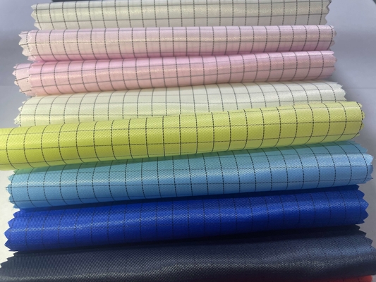 การปรับแต่งที่ทนทานป้องกันไฟฟ้าสถิตย์ ESD สีขาวช่วยให้แผ่นใยโพลีเอสเตอร์บุนวมอบอุ่น