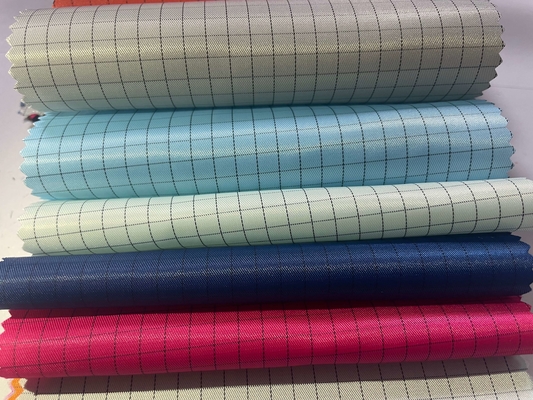ตาราง 5 มม. สีส้มสีชมพูโพลีเอสเตอร์ผ้าทอป้องกันไฟฟ้าสถิตย์ ESD สำหรับเสื้อผ้าป้องกันไฟฟ้าสถิตย์