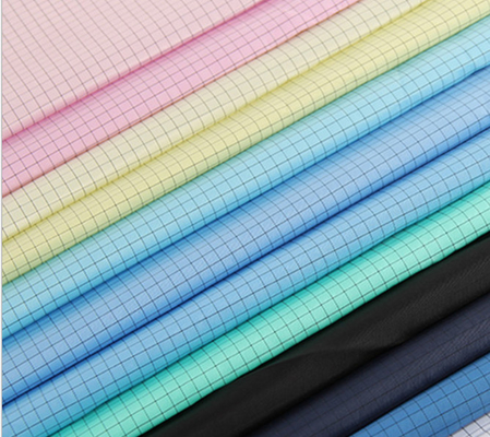 คลีนรูมนำไฟฟ้าสิ่งทอป้องกันไฟฟ้าสถิตย์ 5MM Grid Polyester ESD Fabrics