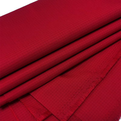 ผ้าโพลีเอสเตอร์ป้องกันไฟฟ้าสถิตย์ ESD 5mm Stripe 2.5mm Grid สำหรับ Cleanroom