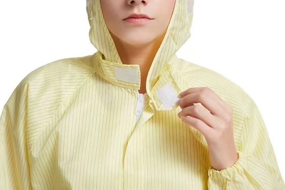 ESD Lint Free Garments ชุดป้องกันไฟฟ้าสถิตย์ป้องกันฝุ่นสำหรับ Unisex